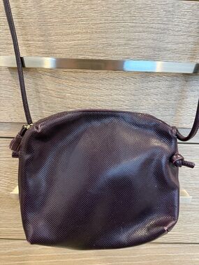 Vintage authentic Bottega Veneta Plum Textured Leather Shoulder Bag